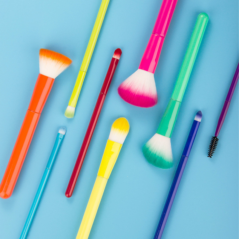 How to clean makeup brushes