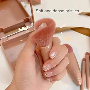 5pcs Easy-Taken Travel Makeup Brush Set with Mirror Complete Function Mini Cosmetic Brushes Kit for Face &amp; er