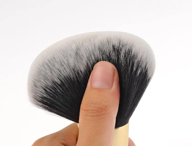 Luxurious Large, Soft Vegan Kabuki Brush Set Multi-Functional Powder Brushes Black