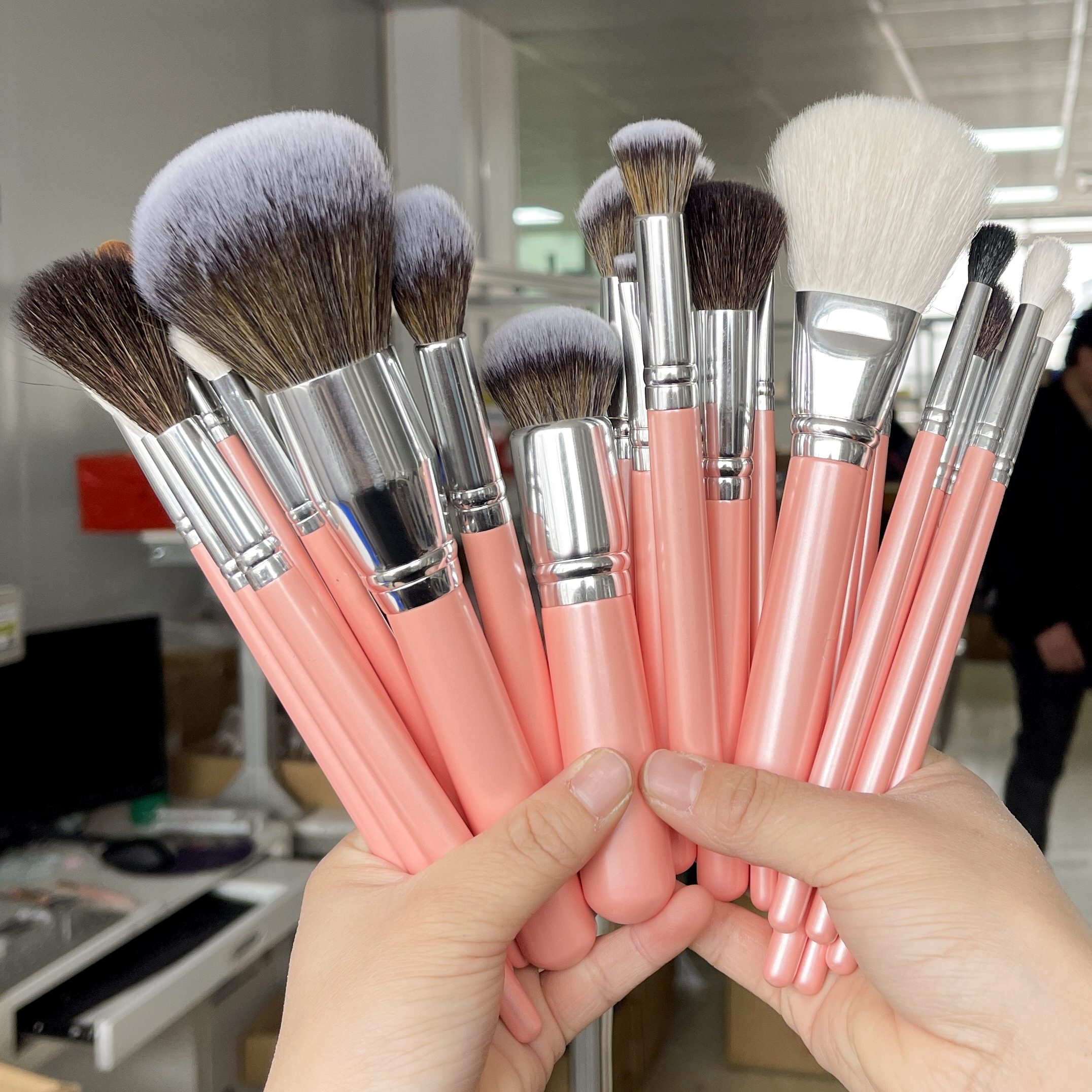 Detailed Brush Set Image 5