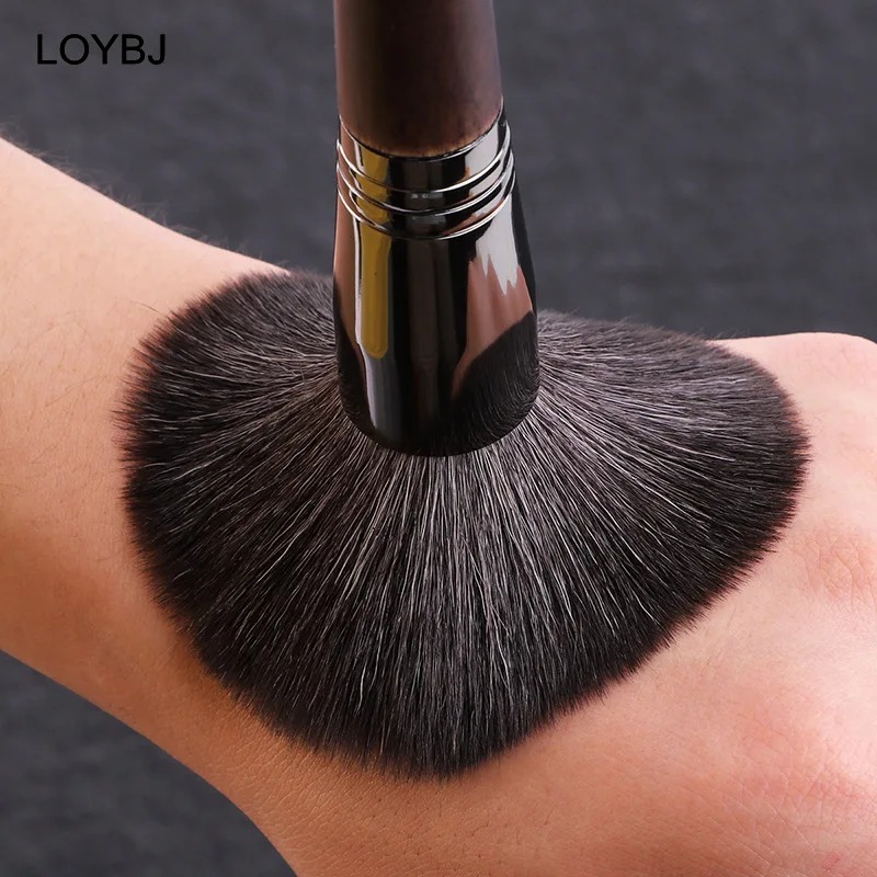 Private Label Natural Goat Hair Professional Makeup Brush Set 14/24/26/28pcs Wood Handle Face Concealer Kit