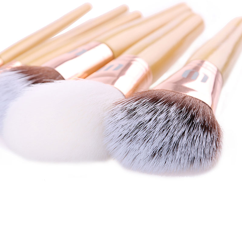 Factory Price Bamboo Handle Makeup Brush Set 7 Pcs Face and Eye Cosmetic Brushes Kit for Foundation Blusher Powder