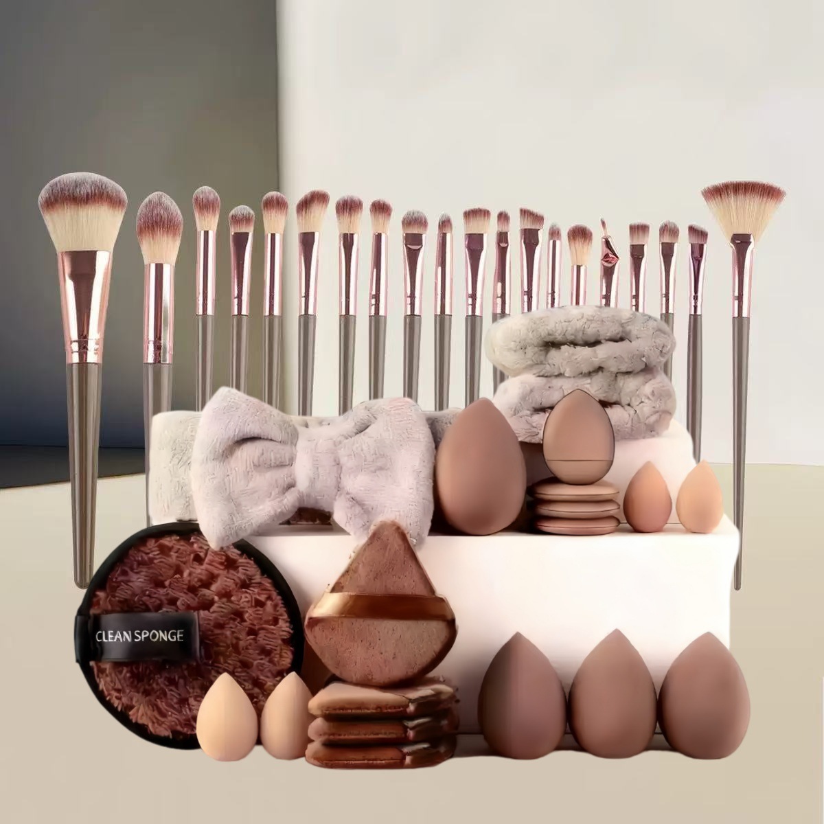 33 Pcs Professional Large Combination Makeup Brush Set with Synthetic Hair Fan Brush Face Tools &amp; Travel Case