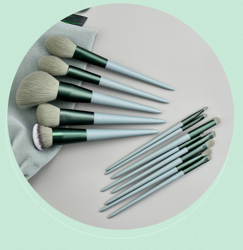 Makeup Brush Set Image 4
