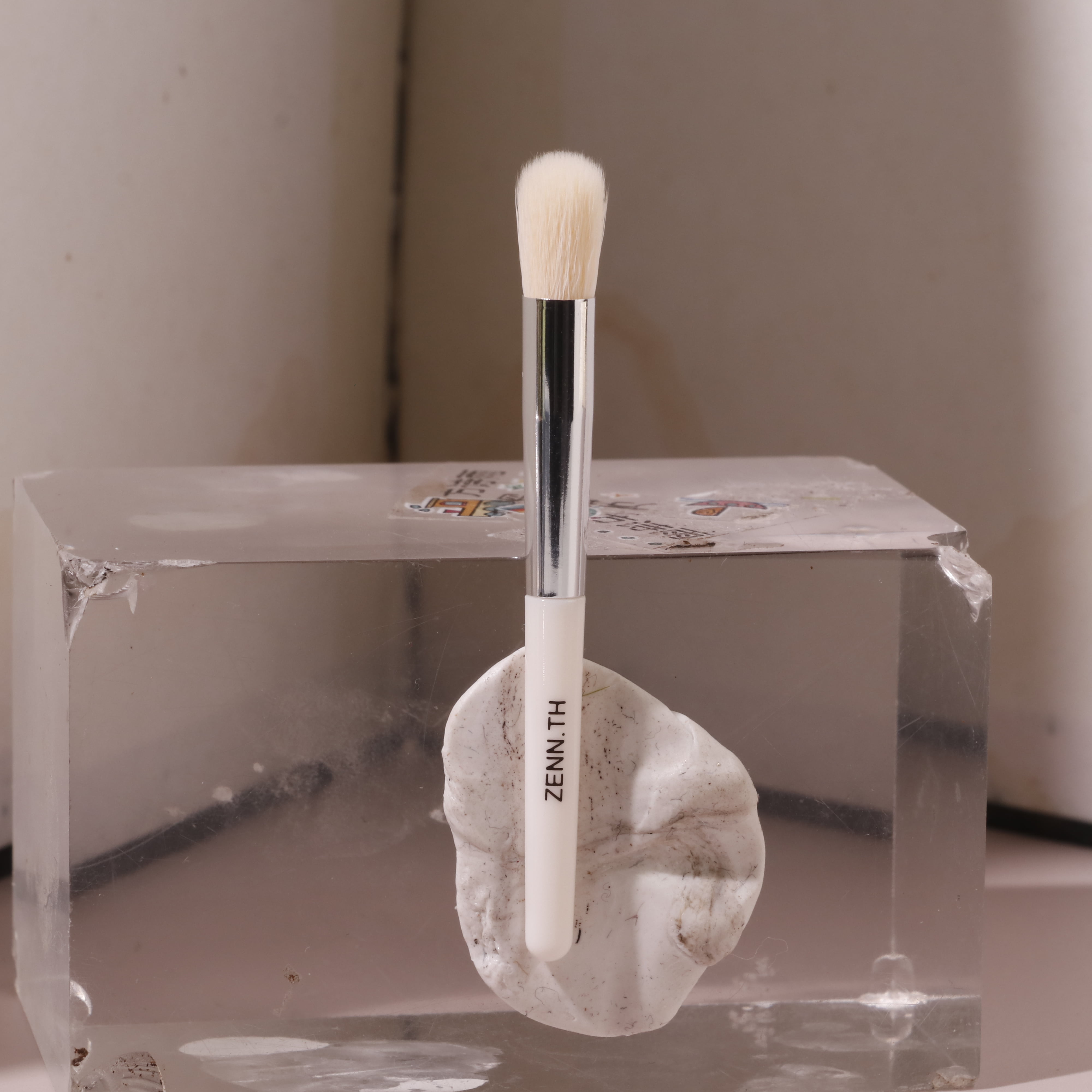 Portable 6pcs Complete Function Makeup Brush Set With Mirror for Women Mini Travel-Ready Shell Cosmetics Used With Foundation