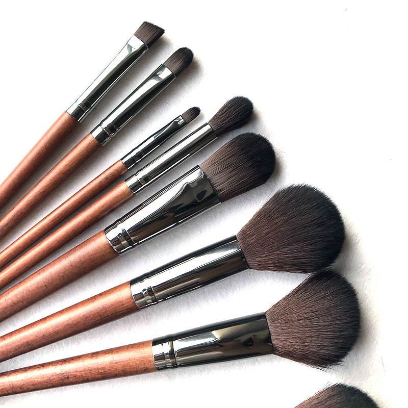 8pcs Quality Makeup Brushes Set 95g Natural Wood Handle Color Eye Shadow Blush Foundation Blending Blush Face Shading Brush