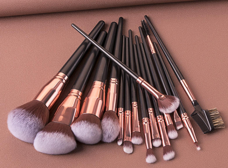 15 - Piece Professional Makeup Brush Set with Black Handles Blush Premium Beauty Tools for Routine Makeup Looks
