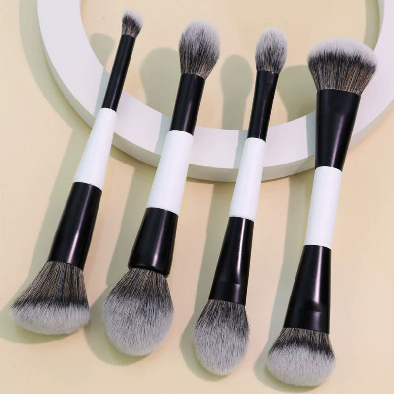 Makeup Brush Image 3