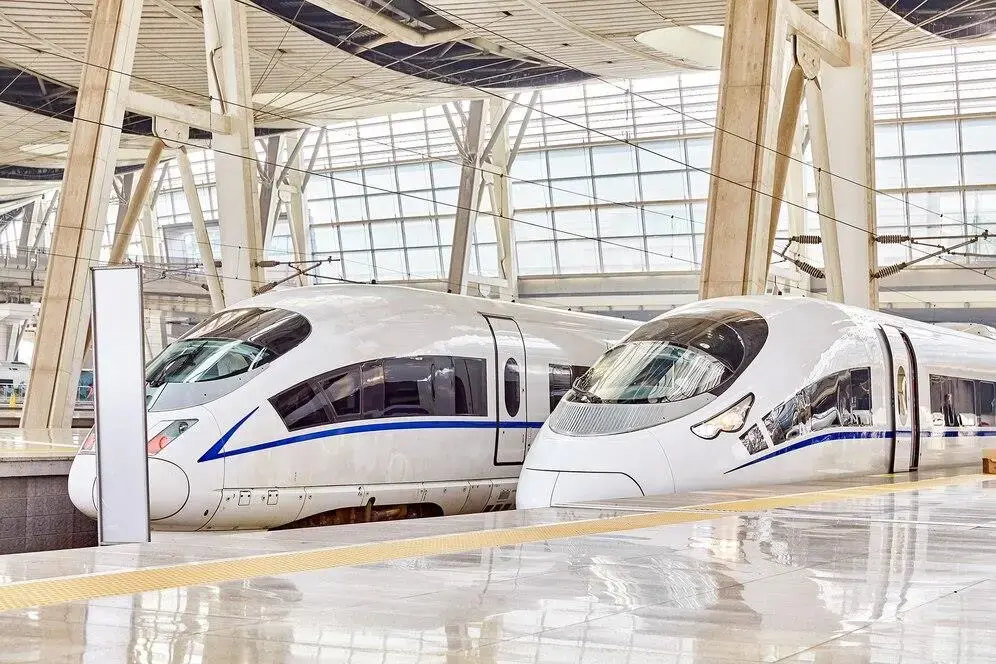 Transportation and logistics aluminum profile for rail transit and shipping applications