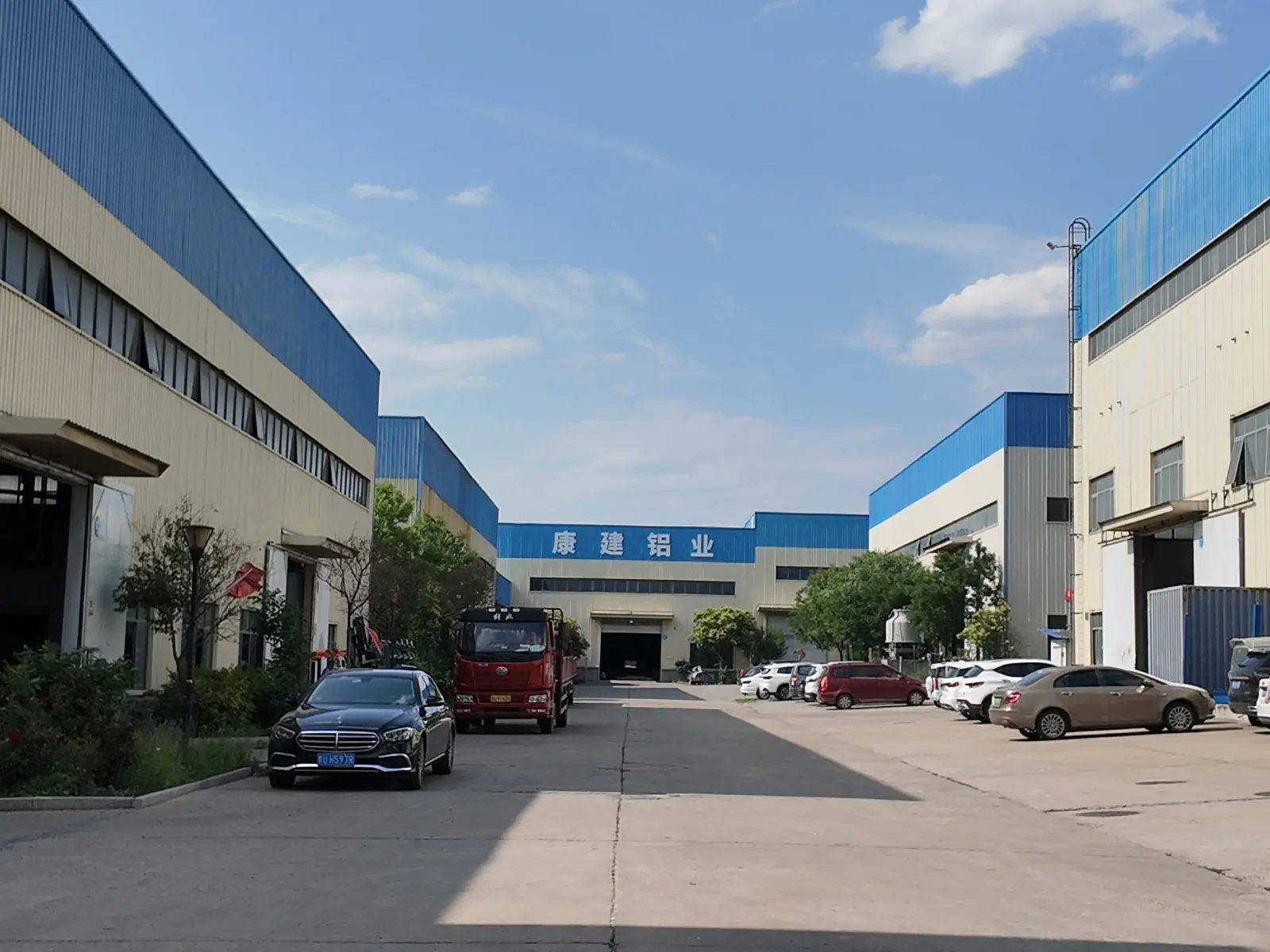 Qingdao Kangjian Aluminum Industry factory overview and production facility