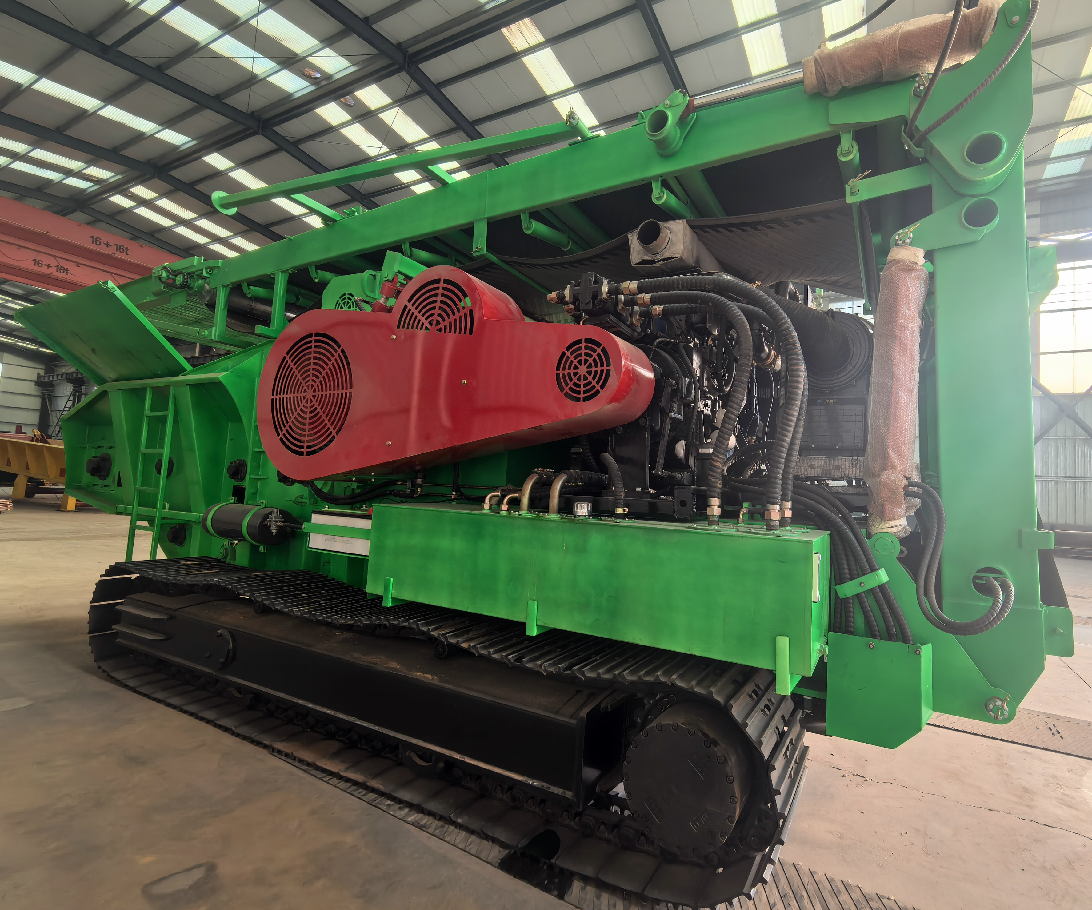 China industrial machinery industrial woodworking machinery crawling horizontal wood chipper