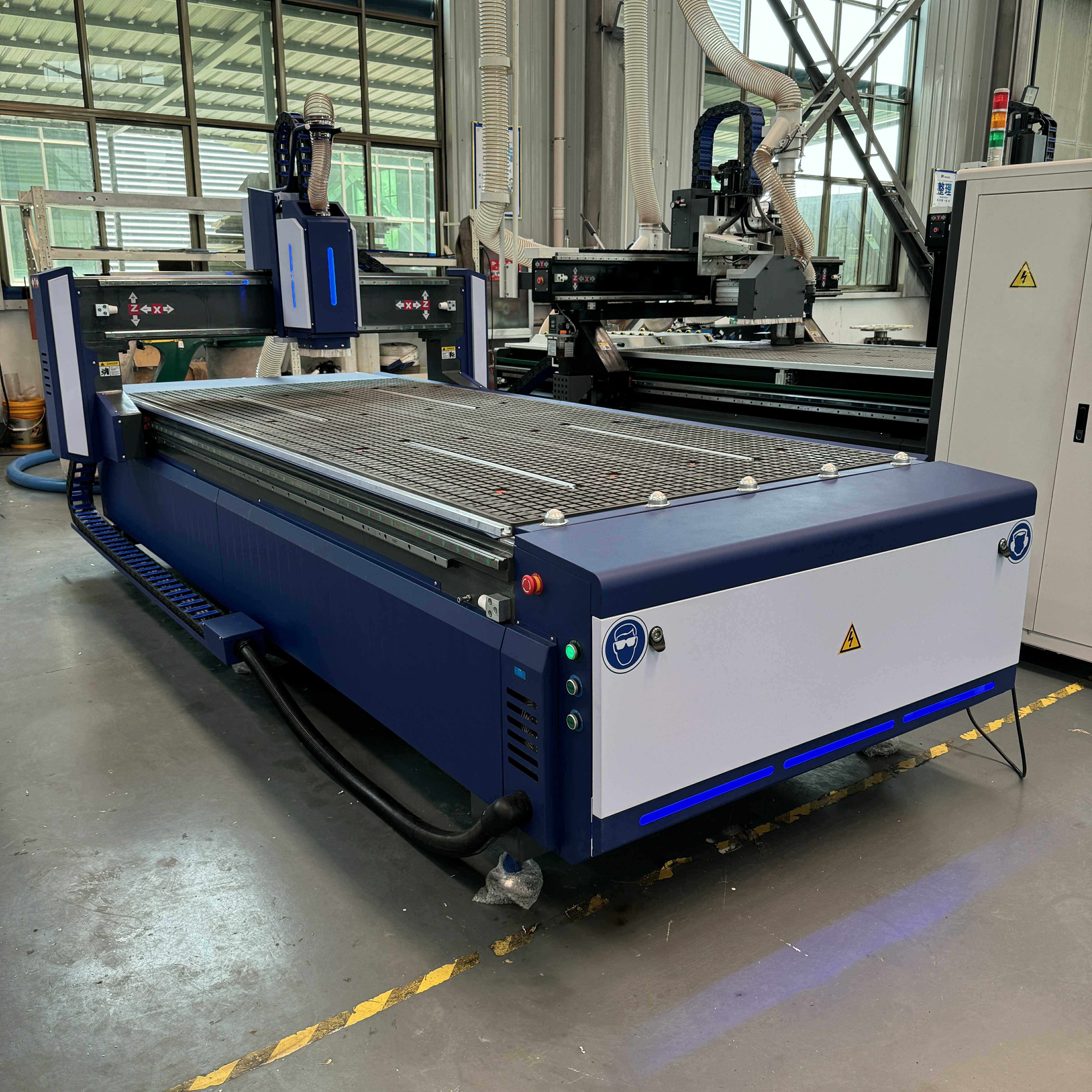 Utools 2030 Large Size CNC Wood Router with Vacuum Table for Stable Wood Panel Sign Board Fabrication