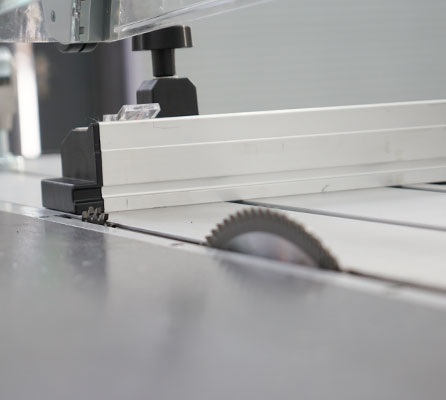 Double saw blade structure