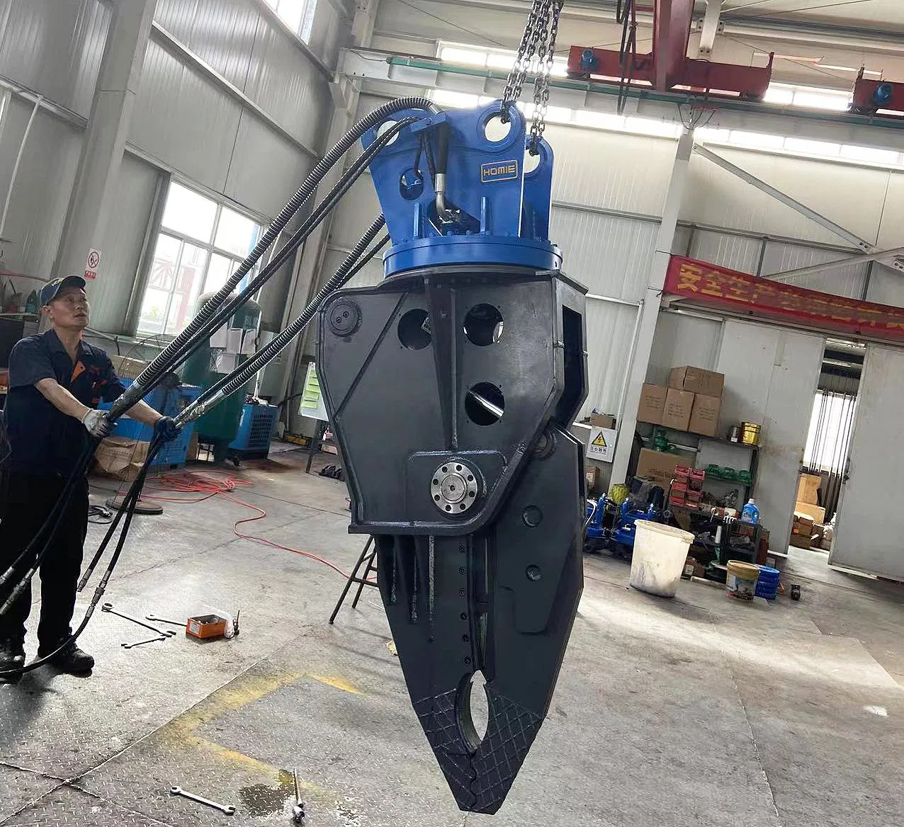 Hydraulic Rotating Dismantling Shear for Excavator Old Car Scrap Metal Recycling Shear Demolition Cutting Shear High Strength Wear Resistant Attachment