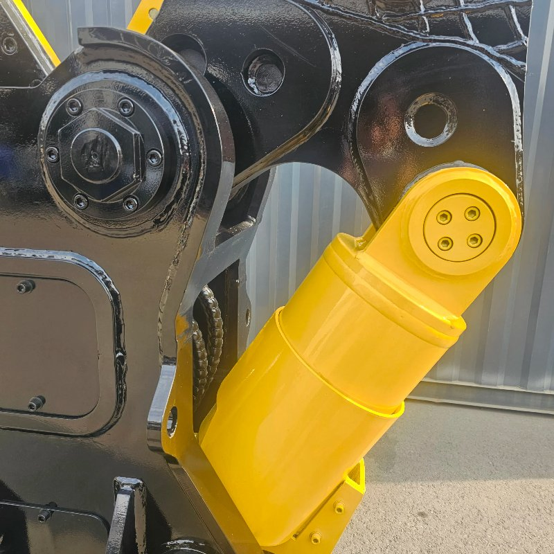Excavator Hydraulic Shear with Replaceable Teeth Concrete Crusher Building Demolition Shears Steel Cutter Pulverizer on Sale