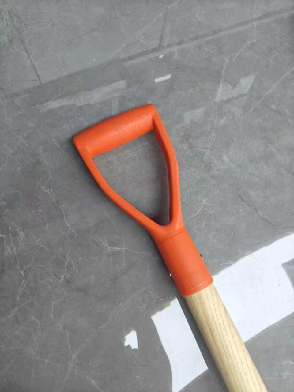 SALI Garden Tools High Quality Wooden Handle Shovels with 15-30 Blade Angle for Efficient Landscaping and Gardening