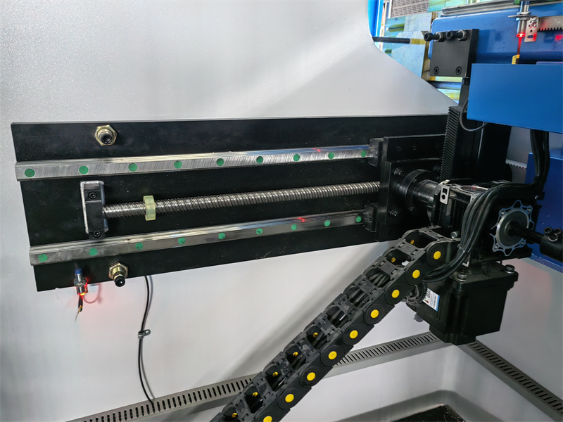 CNC Electro Hydraulic Press Brake 250 Ton 4000mm DA66T Synchronized Carbon Steel Sheet Metal Bending Machine