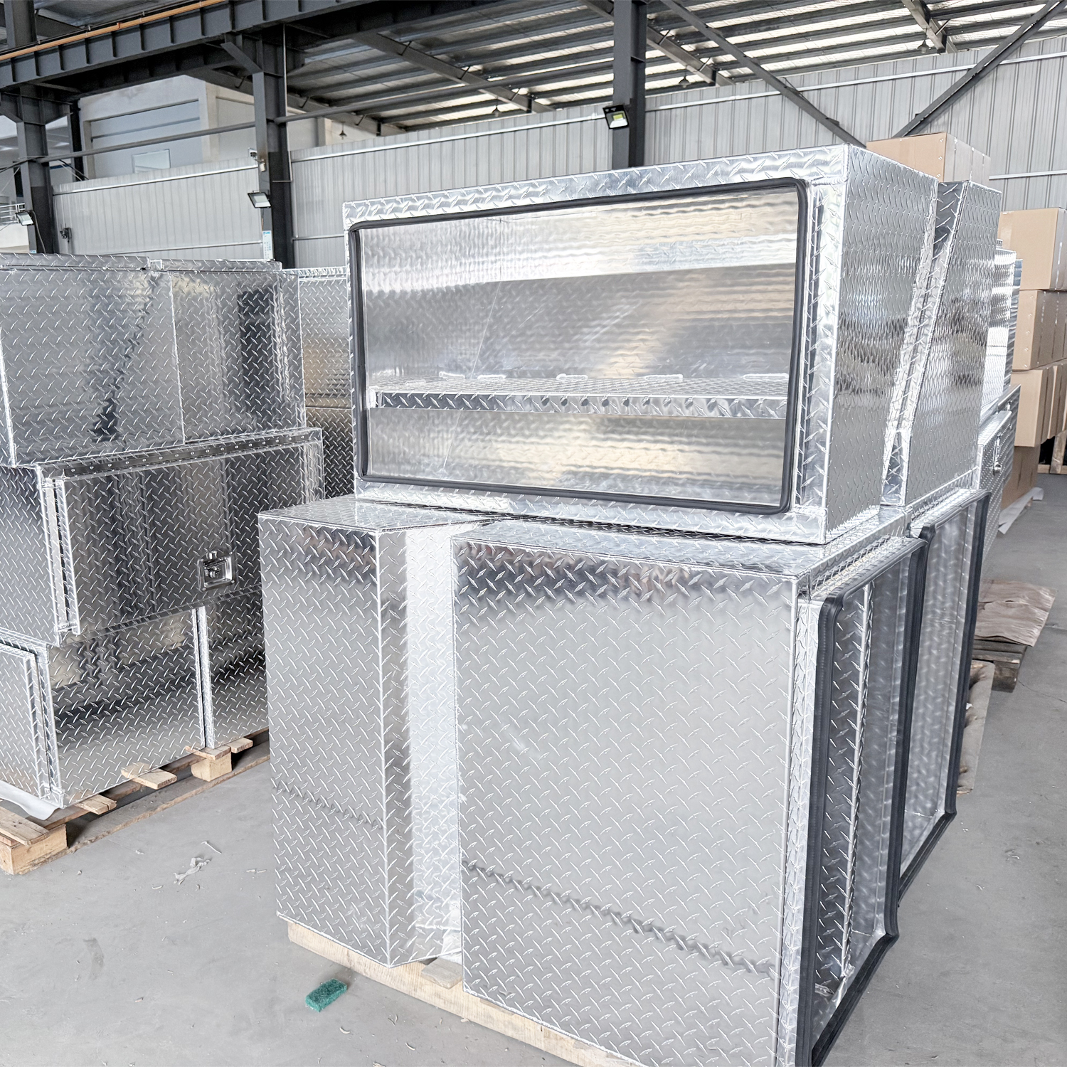 Heavy Duty Steel Tool Storage Cabinet Rustproof Durable for Warehouse and Farm Storage Cabinet