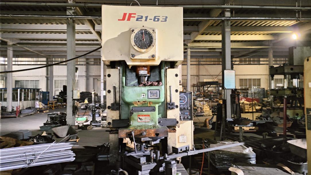 Semi-automated production and assembly at Karam Tools factory