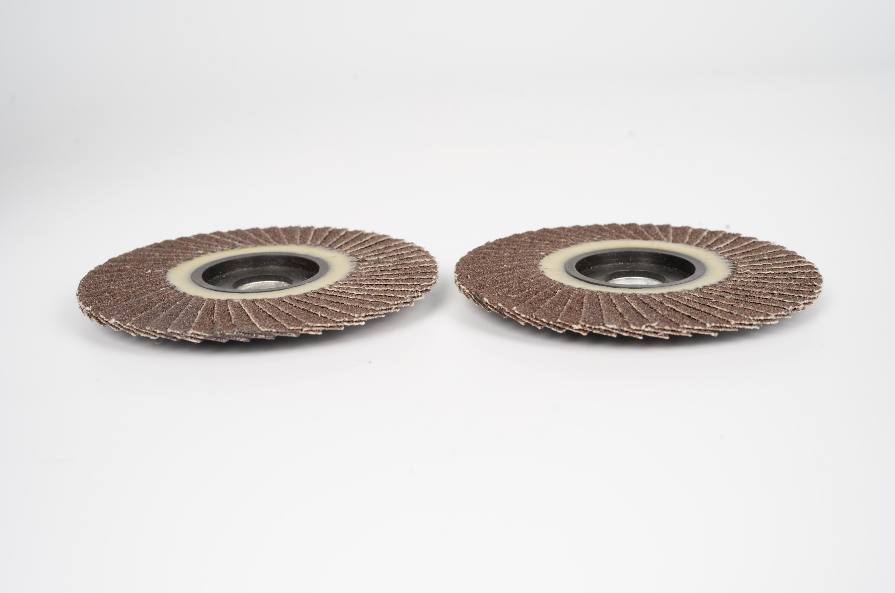 Cost-Effective Long Life Abrasive Tools: FDN-IR058-52HACB-00 Flap Disc for Metal Deburring