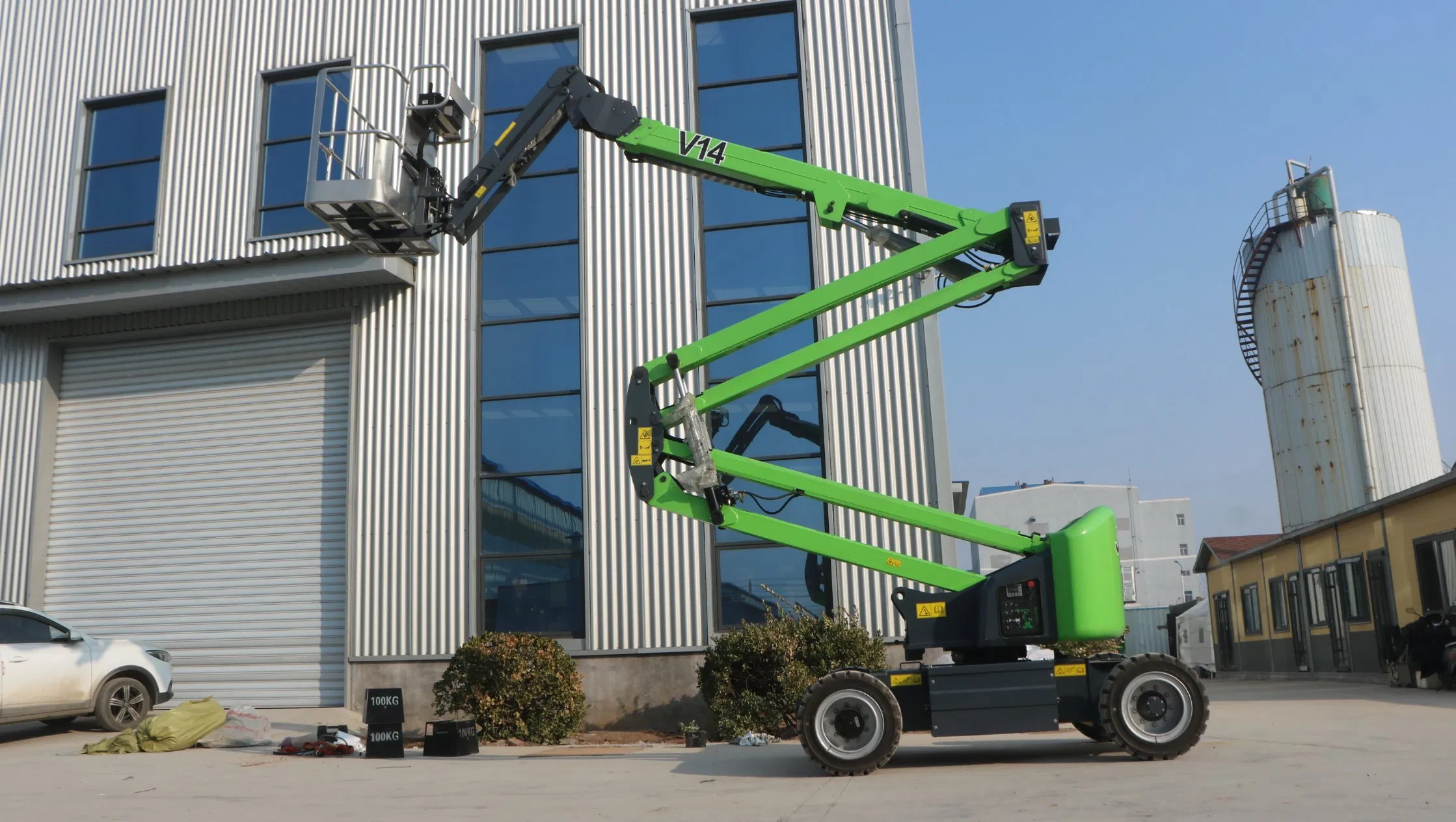 16m 18m 20m Articulated Telescopic Boom Lift with Truck for Aerial Picker Lifting Equipment