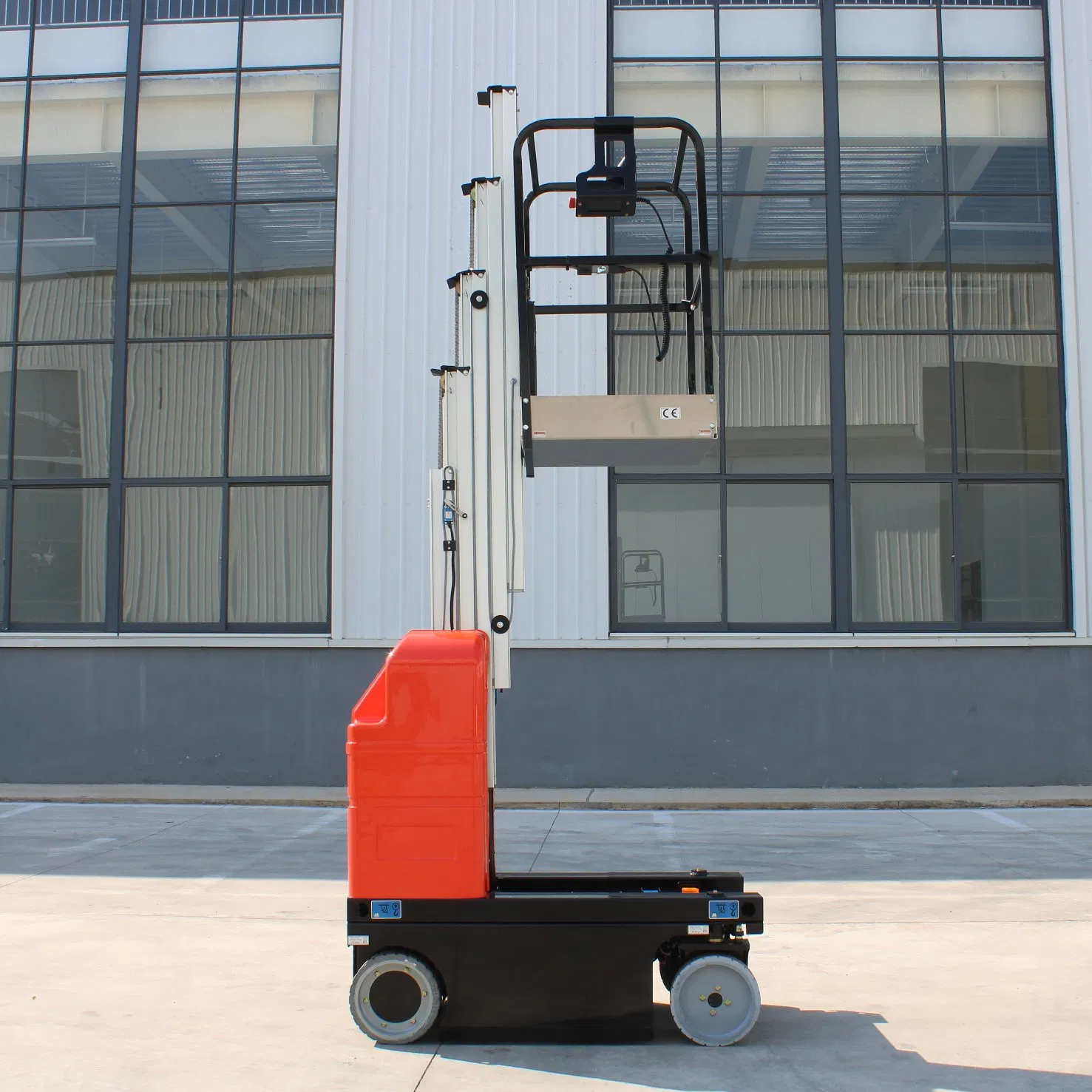 9m Lift Indoor Use Man Lifter 150kg Bucket Lift Self-Propelled Double Mast Vertical Lift with CE Price