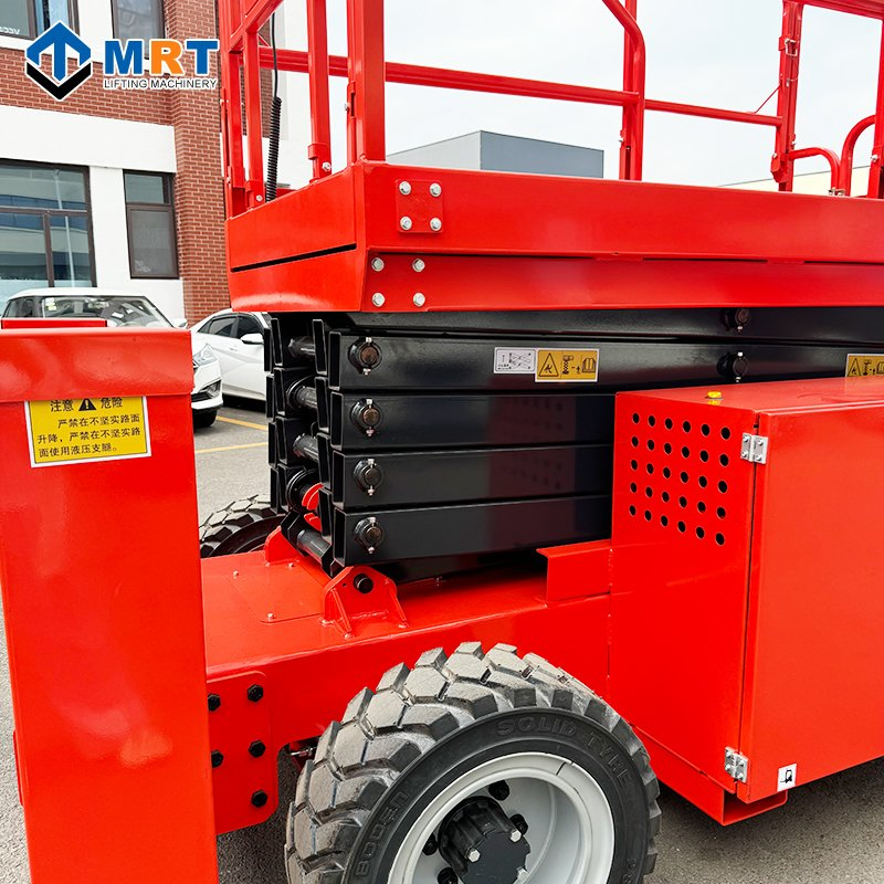 Hydraulic Rough Terrain Lift with Solid off-Road Tires Self Propelled Lift