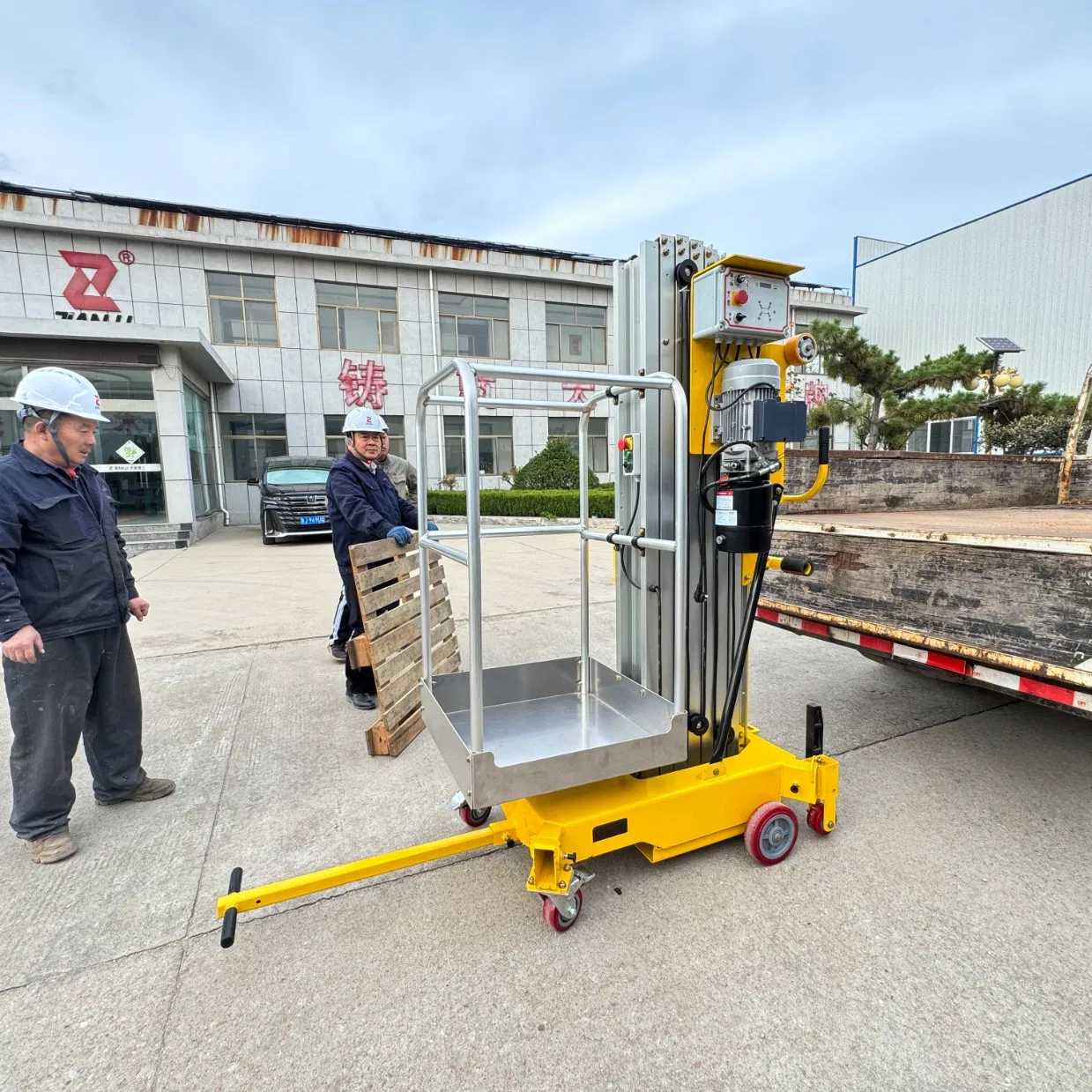 Quality Assurance Vertical Telescopic Mast Lift Portable Single Mast Vertical Lift