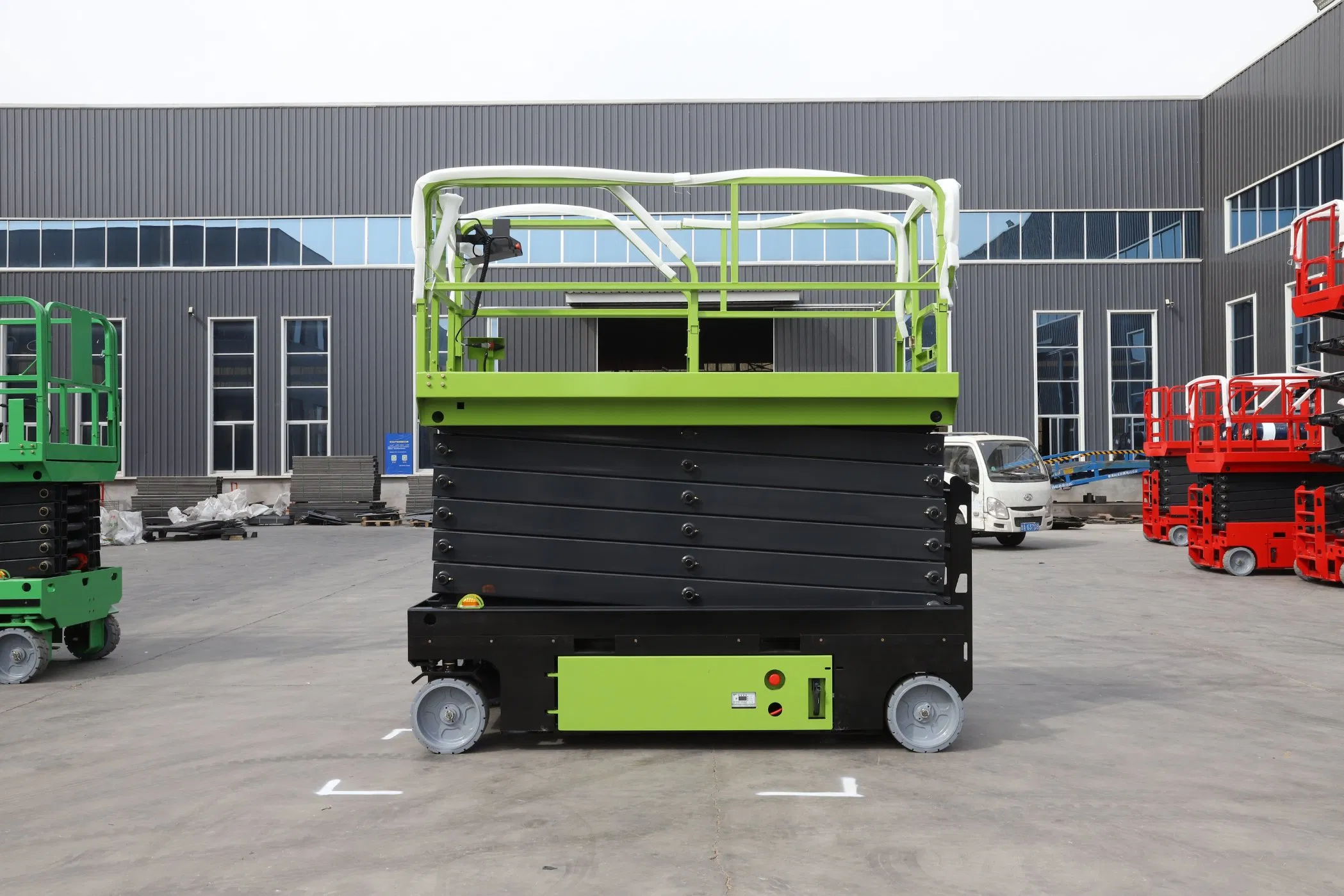 Small Scissor Man Lift Self-Propelled Electric Small Scissor Lift Work Platform for Aerial