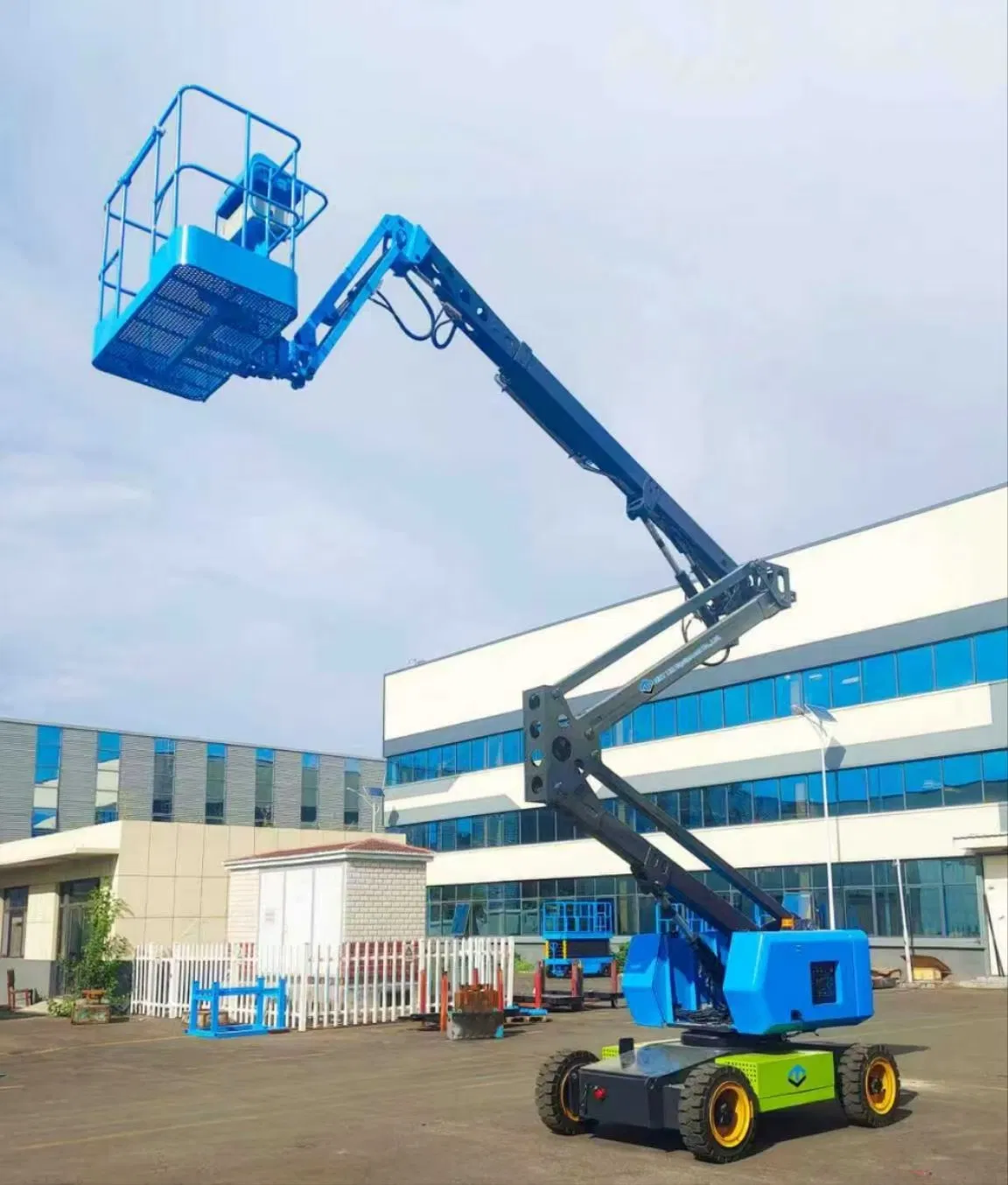 Mrt Factory Supply Telescopic Boom Lift Manlifts Electric Hydraulic and Diesel 10m 12m 14m 16m 20m 22m 24m 28m and 34m Aerial Work Platforms