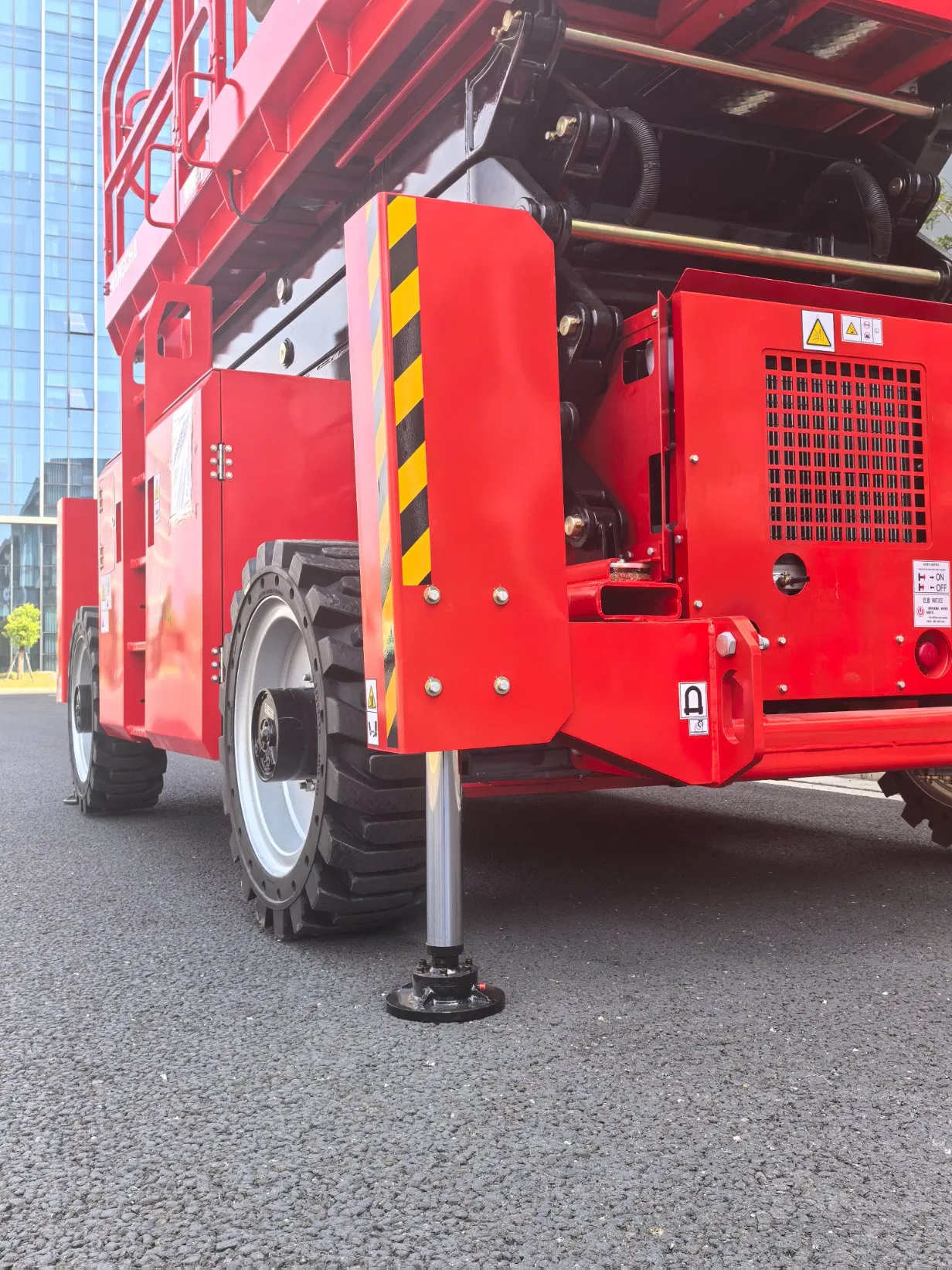 New Heavy Duty off-Road Aerial Scissor Lift with Table Extension