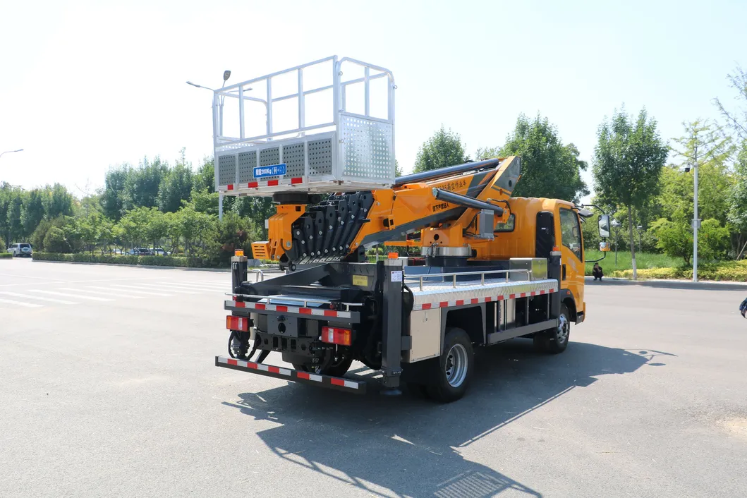 Aerial Lift Truck Photo 4