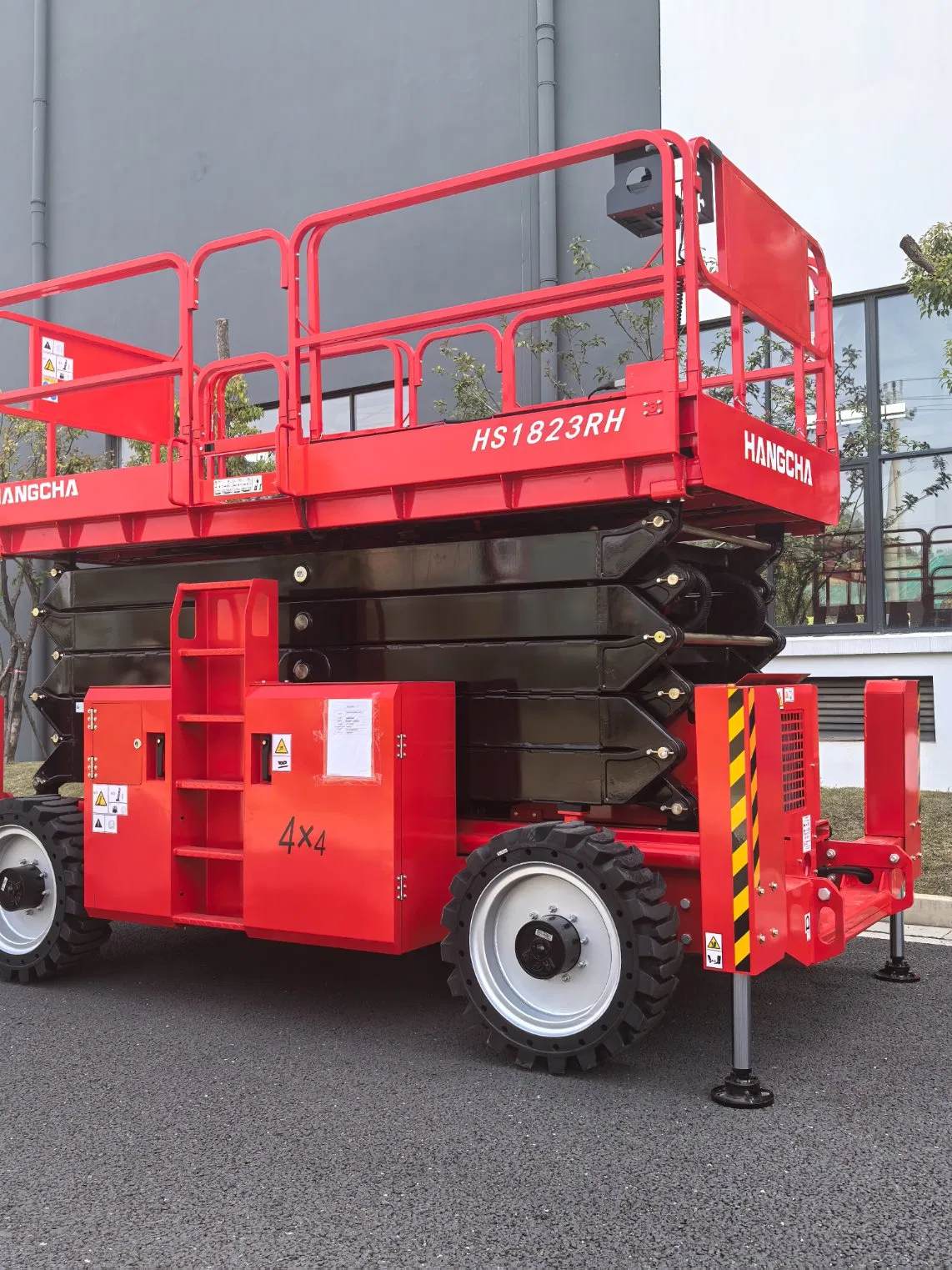 New Heavy Duty off-Road Aerial Scissor Lift with Table Extension