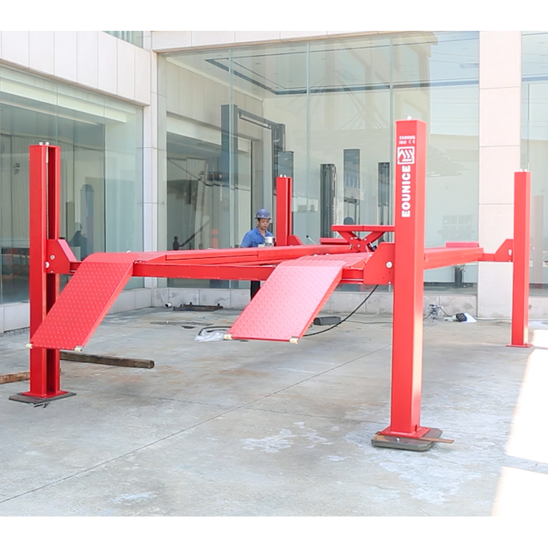 High-Performance Four Post Lift for Rapid Vehicle Alignment Checks in Fast-Paced Service Centers.