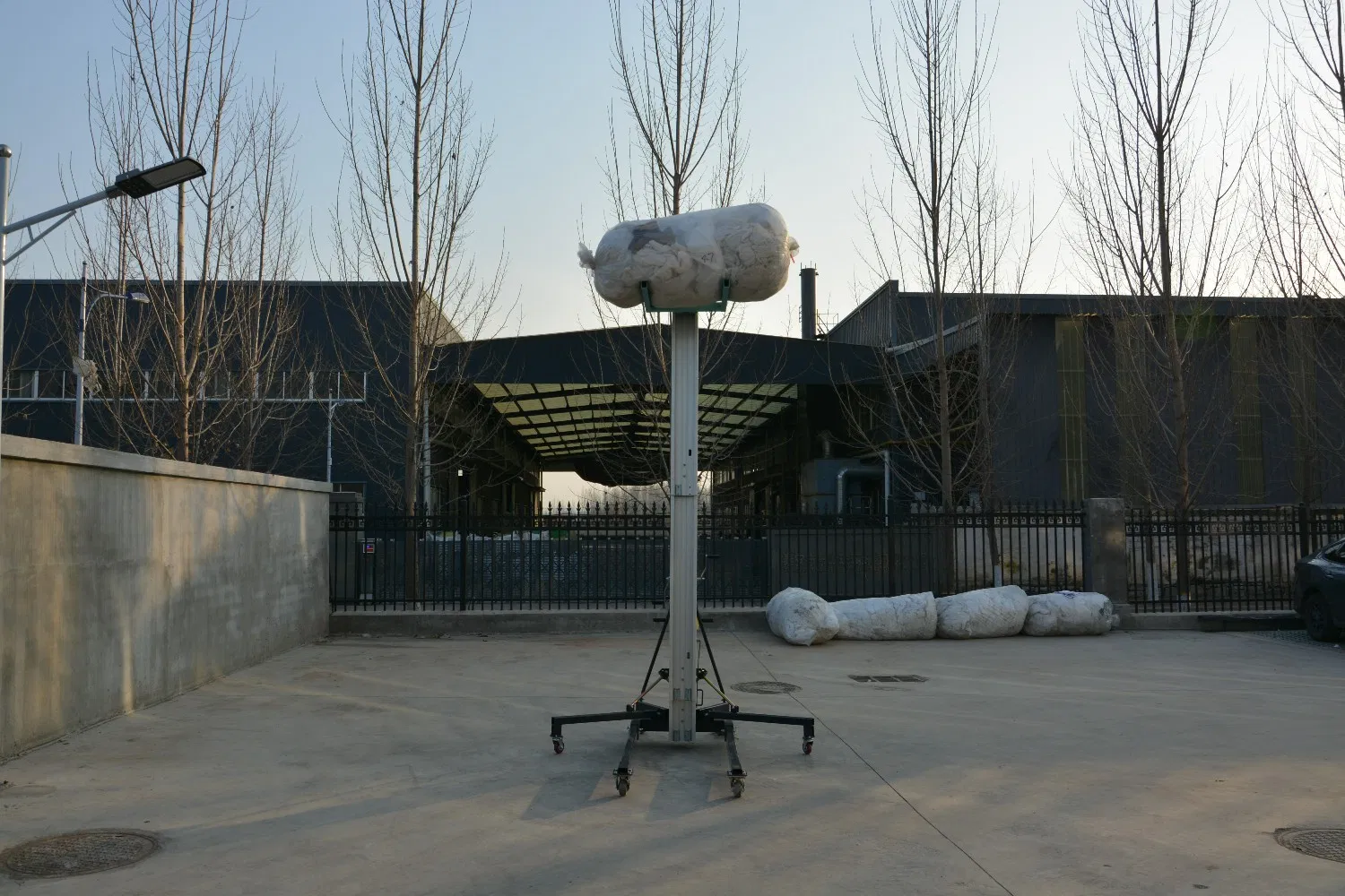 China Manufacture Cheap New 340kg Laod Mobile Portable Material Genie Lift Manual