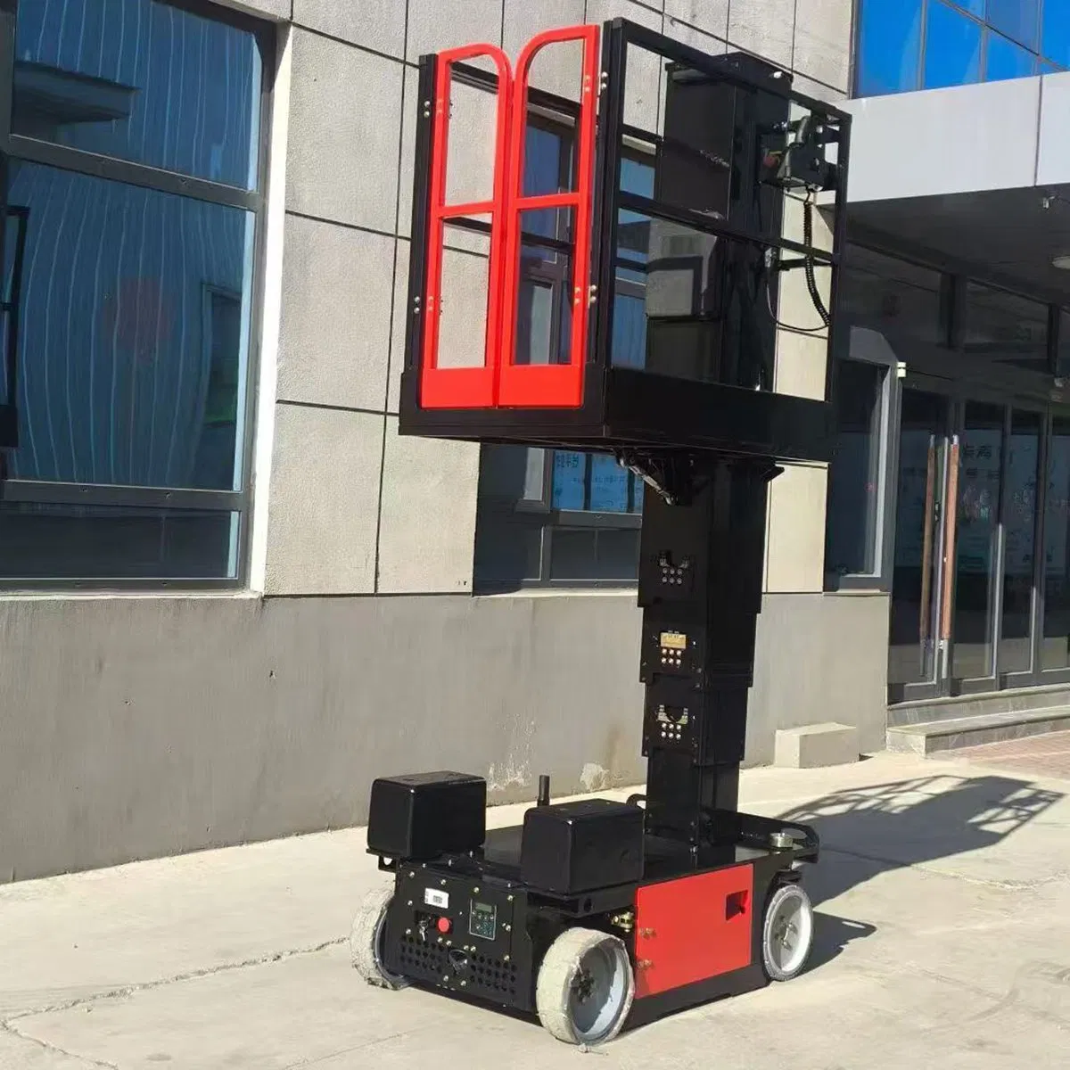 Self Propelled Single Masts Aluminum Alloy Aerial Lift Platform Vertical Platform Lift