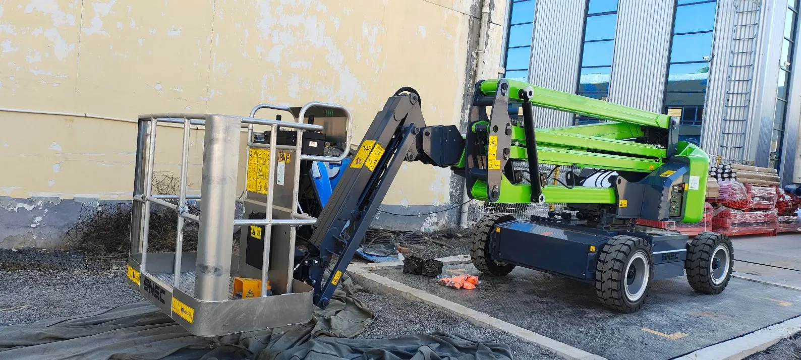 16m 18m 20m Articulated Telescopic Boom Lift with Truck for Aerial Picker Lifting Equipment