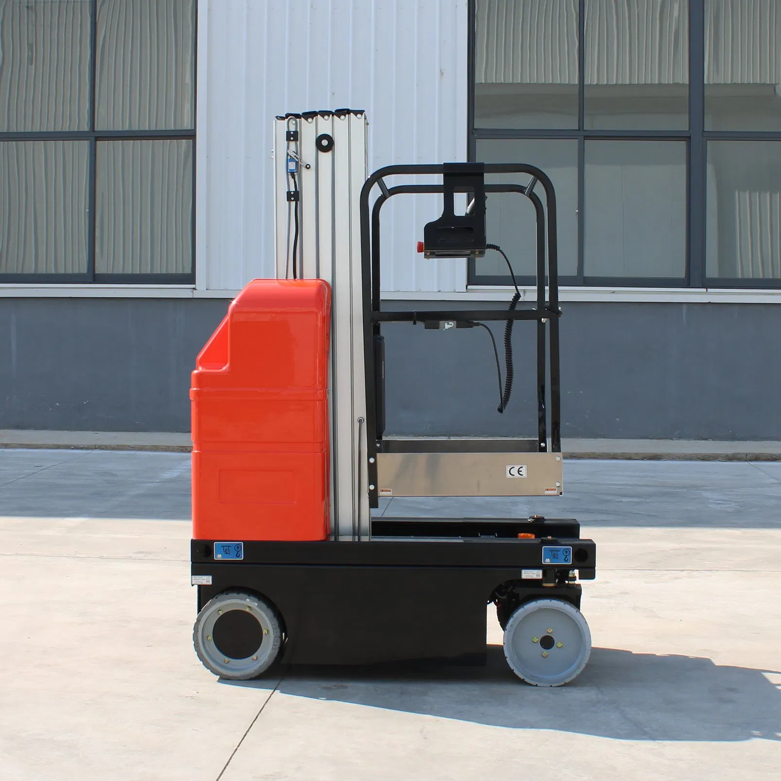 9m Lift Indoor Use Man Lifter 150kg Bucket Lift Self-Propelled Double Mast Vertical Lift with CE Price