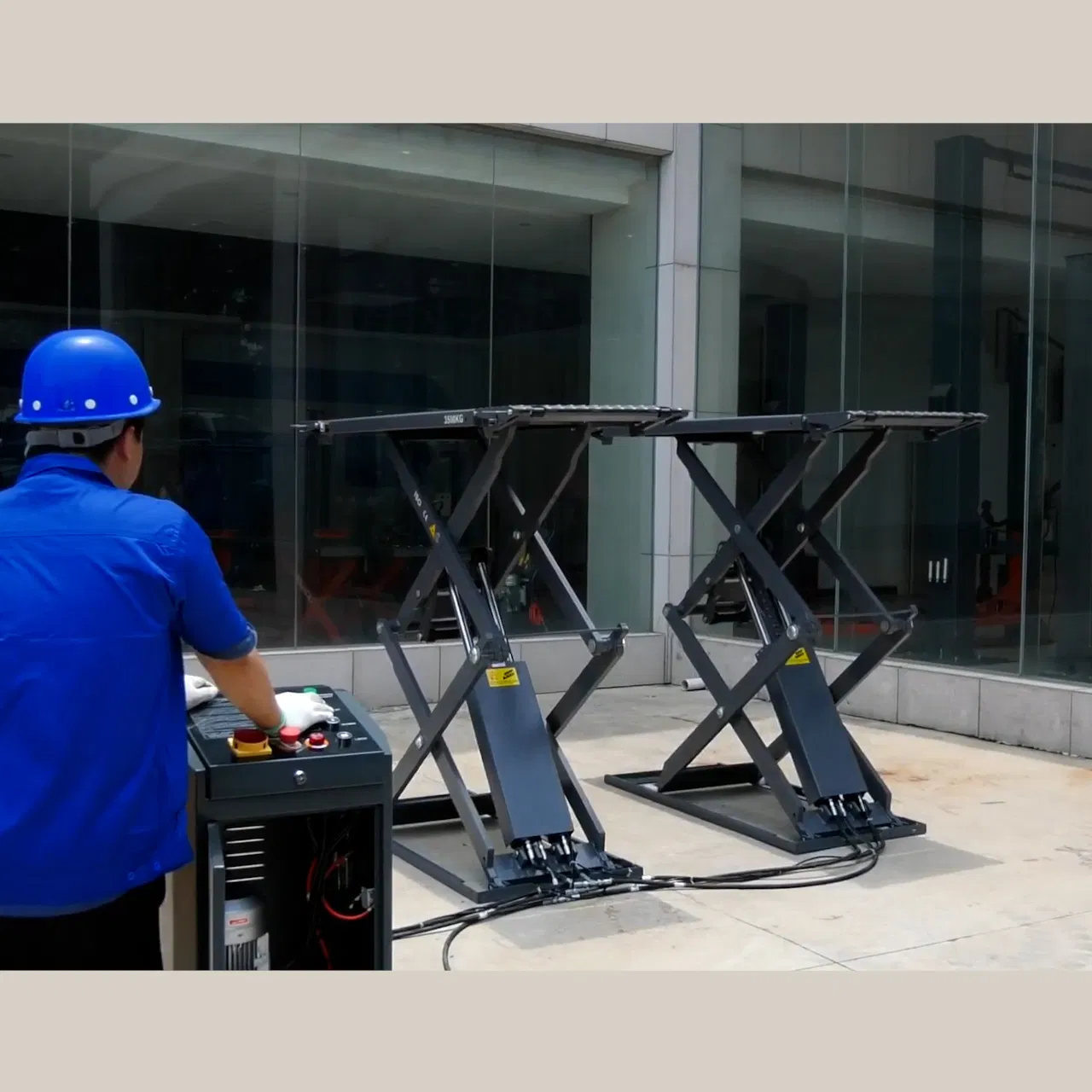 Scissor Car Lift with CE Workshop Vehicle Inspection Service Professional Vehicle Lift Platform