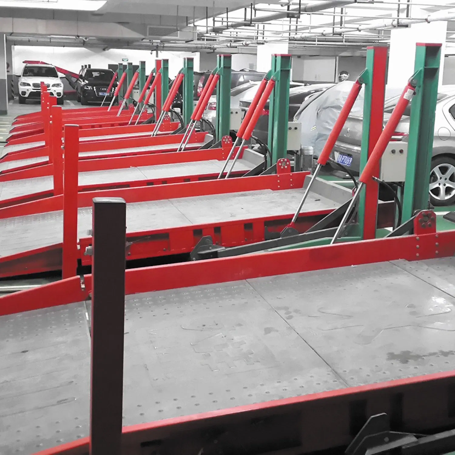 Heavy Duty Scissor Car Lift with 5000kg Capacity and Triple Safety Locks for Vehicle Service Centers