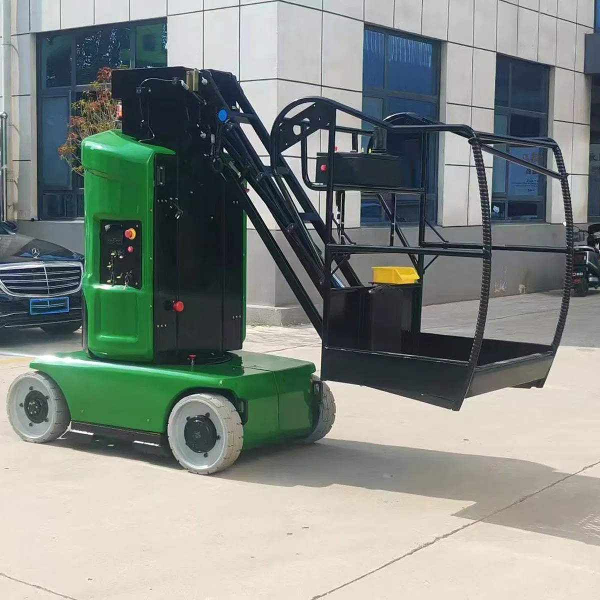 Self Propelled Single Masts Aluminum Alloy Aerial Lift Platform Vertical Platform Lift