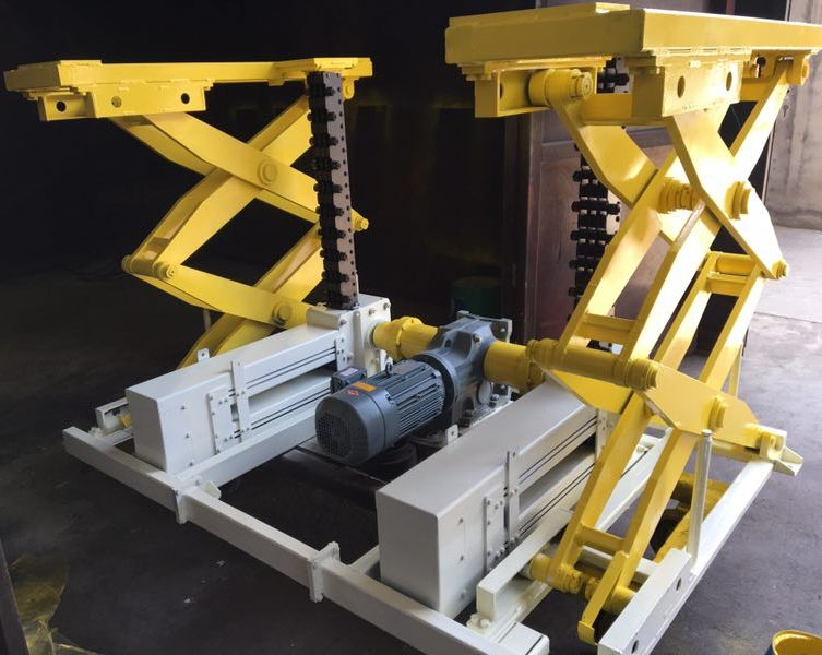 Rigid Chain Scissor Lift Table ODM 15A with National Invention Patent (ZL201010218464.1)