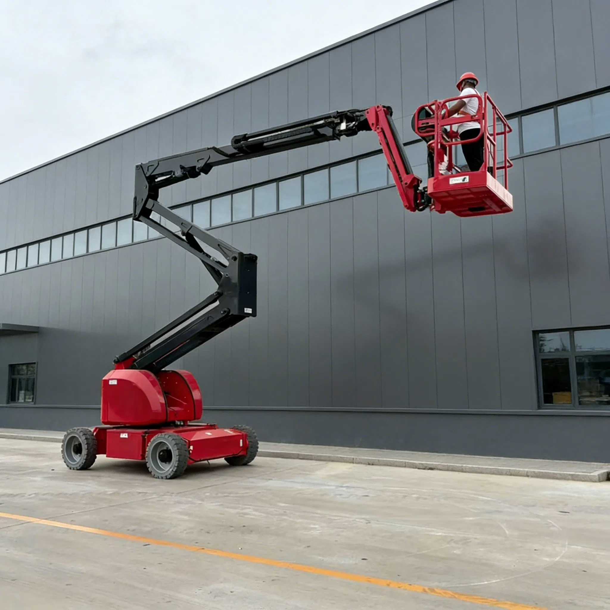 Reliable 12m 18m 21m Self Propelled Articulating Boom Lift CE ISO9001