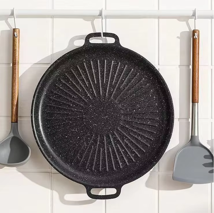 Eco-Friendly Korean BBQ Griddle Pan Cast Iron Steel Stainless Steel Exterior Round Camping Gas Custom Logo