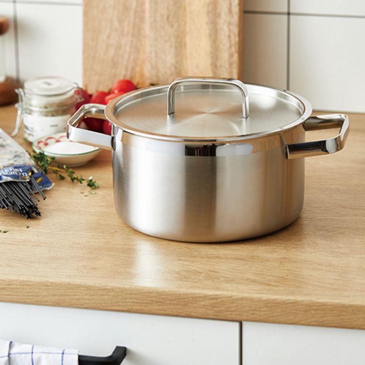 Sauce Pot View 2