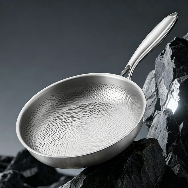 26/28/30cm Stainless Steel Non Sticky Fry Pan Kitchen Cooking Food Grade Stainless Steel Titanium Hammered Frying Pan With Lid