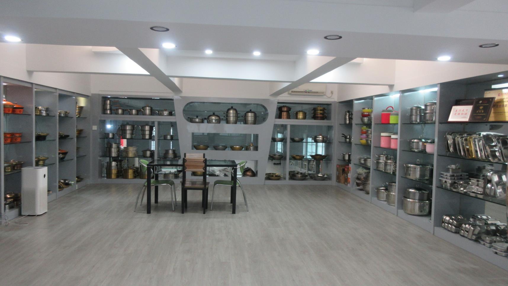 Restaurant and catering industry professional stainless steel cookware by Kaus Kitchen
