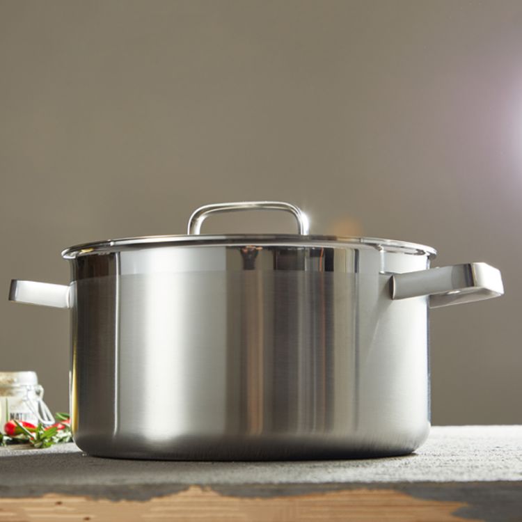 Sauce Pot View 3