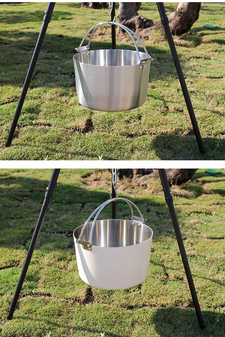 Dutch Oven Pot Detail