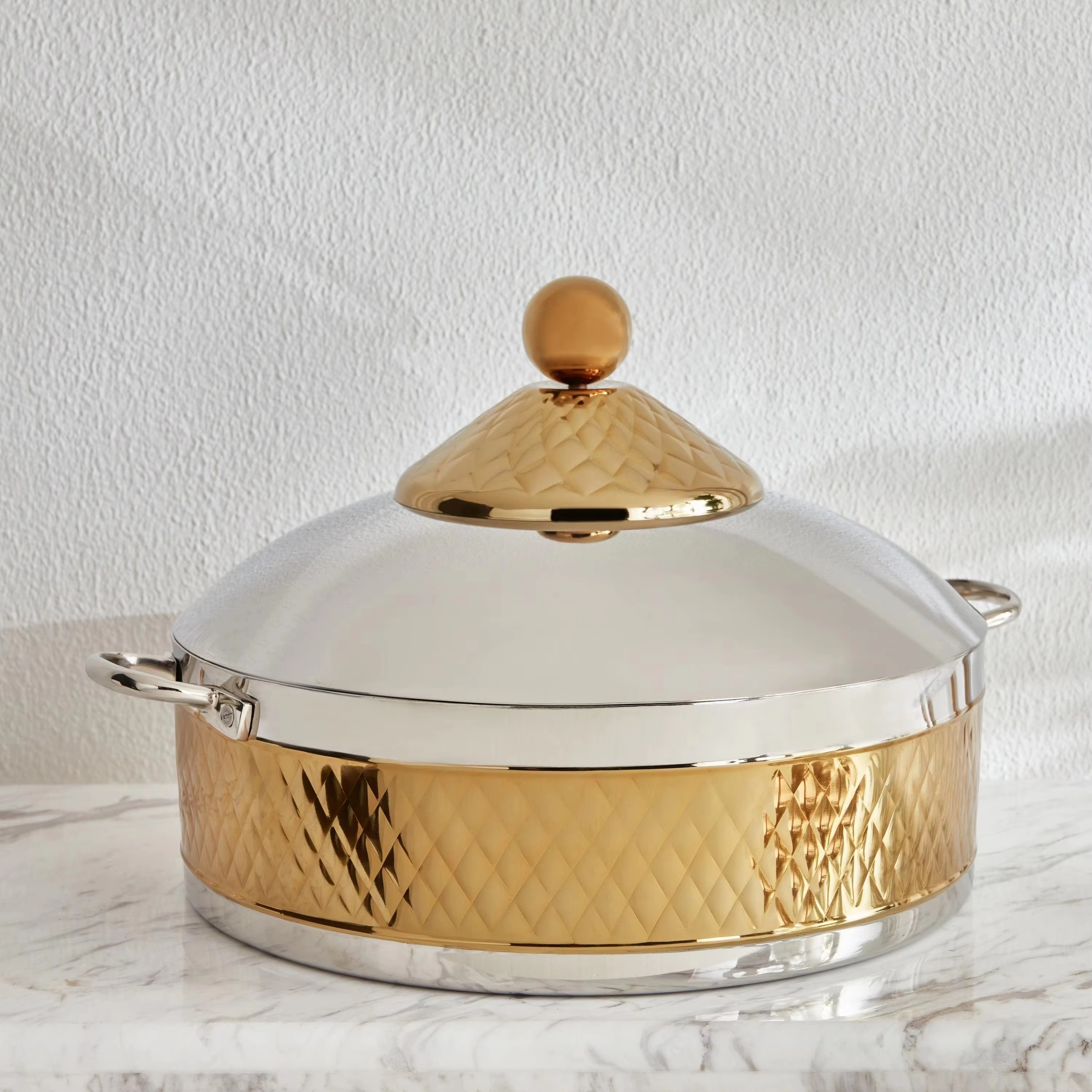 Best Selling Dutch Oven Stainless Steel Food Warmer in Golden Silver Colour Quality Arabian Design Casserole Dish Metal Material